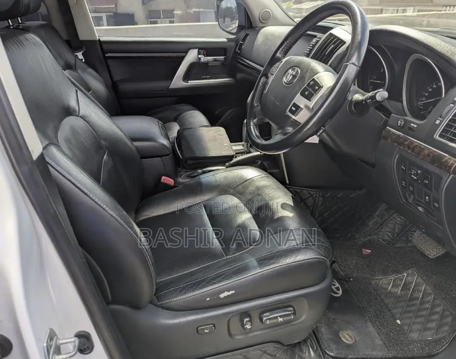 Toyota Land Cruiser 2015 Pearl