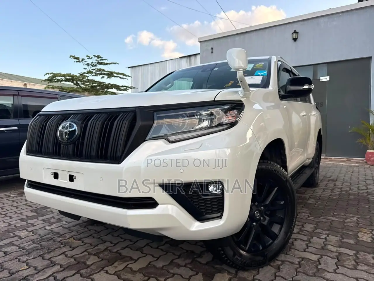 Toyota Land Cruiser Prado 2.8 2023 Off white