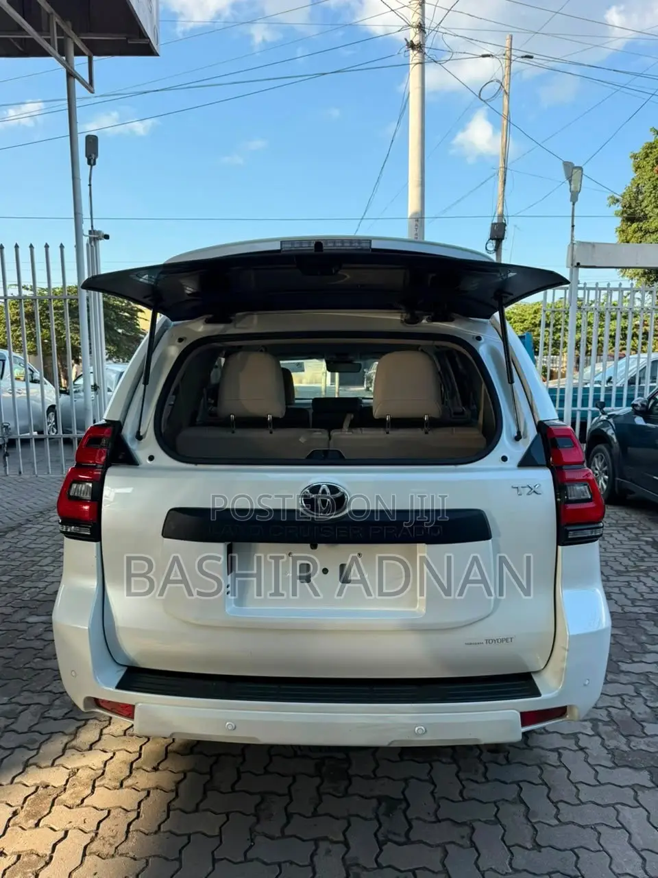Toyota Land Cruiser Prado 2.8 2023 Off white