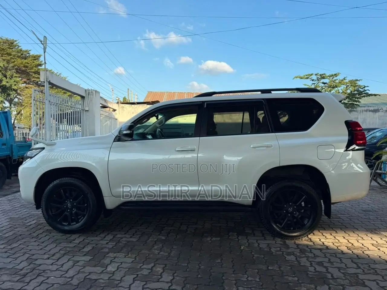 Toyota Land Cruiser Prado 2.8 2023 Off white