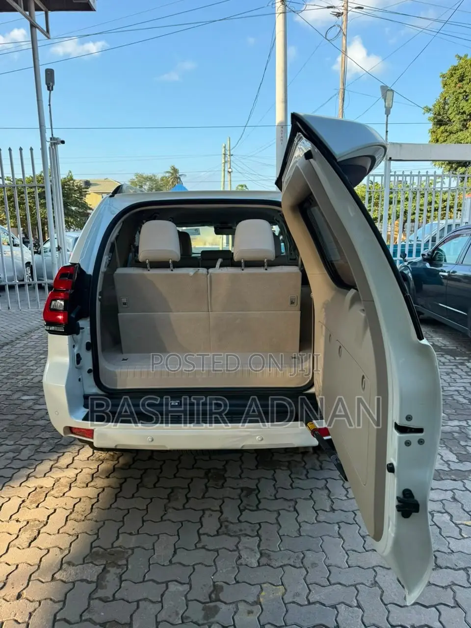 Toyota Land Cruiser Prado 2.8 2023 Off white