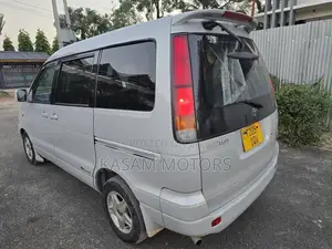 Toyota Noah 2001 White