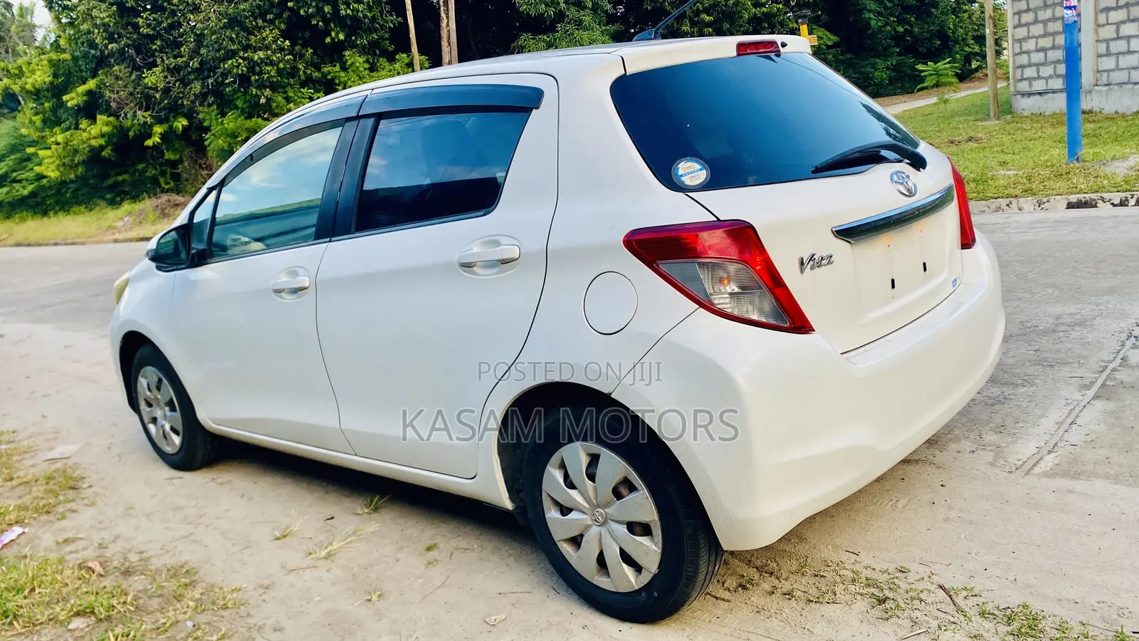 Toyota Vitz 2012 White