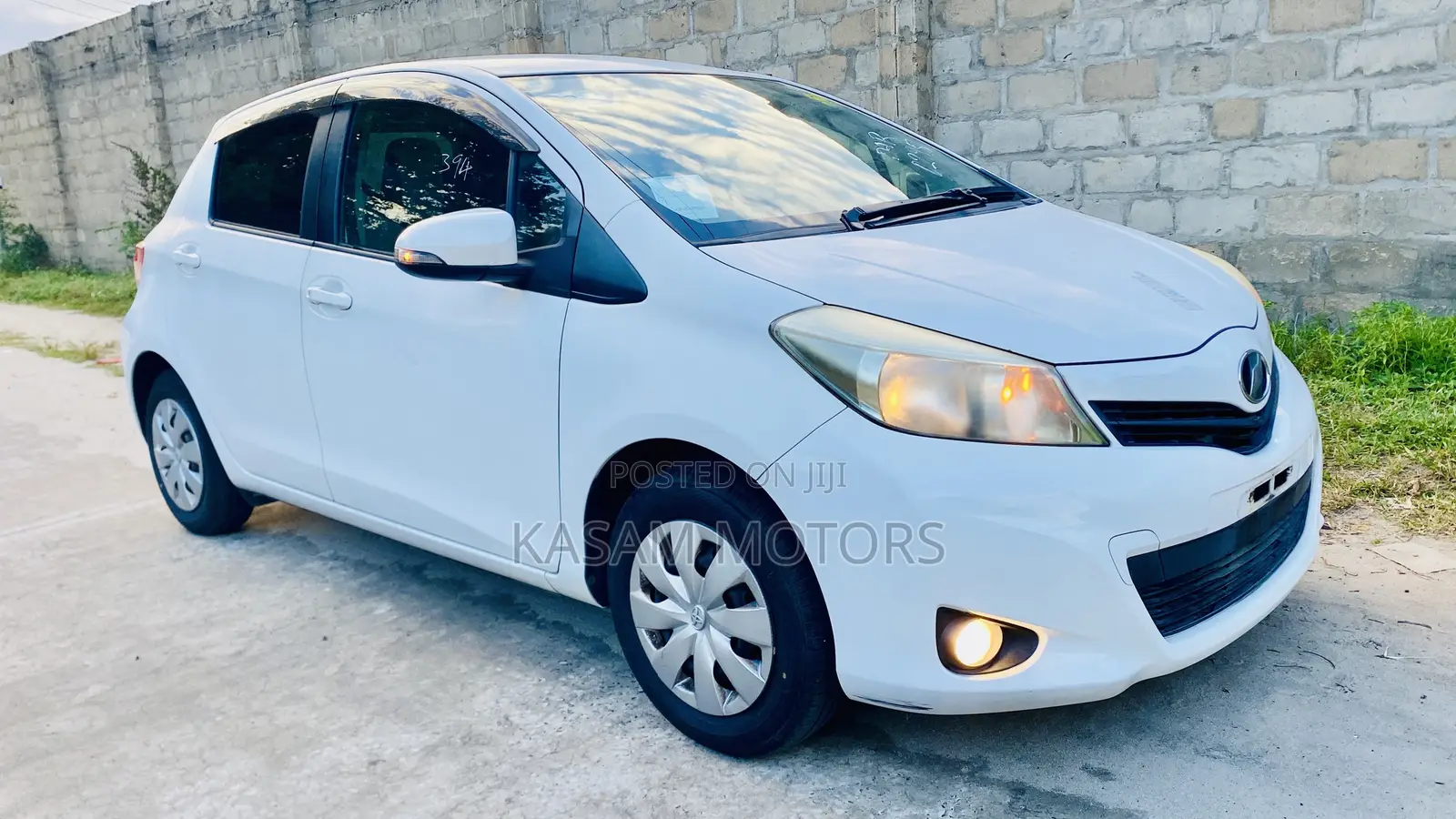 Toyota Vitz 2012 White