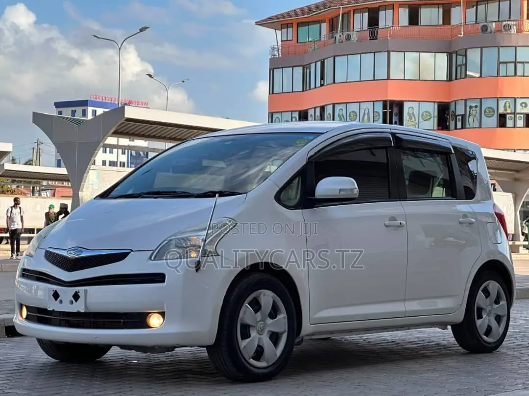 Toyota Ractis 2007 White