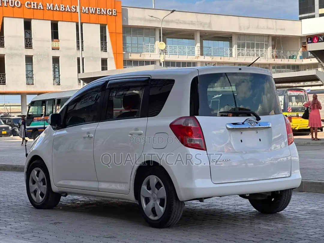 Toyota Ractis 2007 White