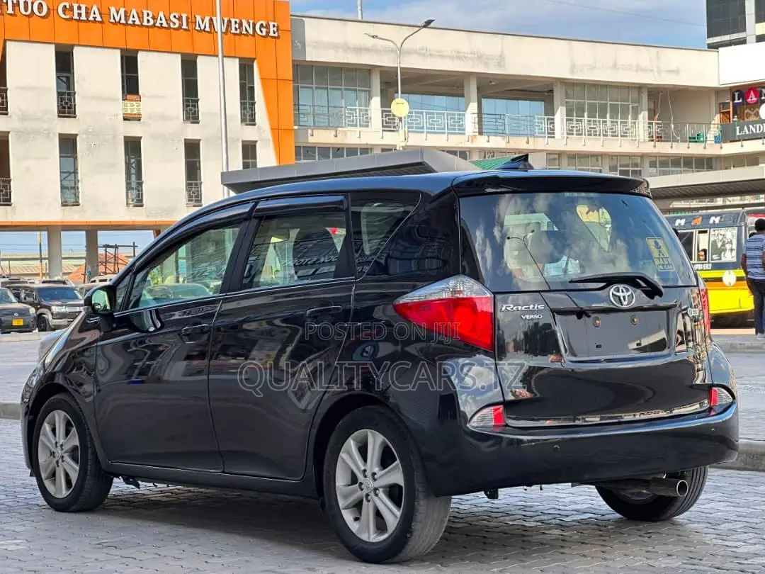 Toyota Ractis 2014 Black