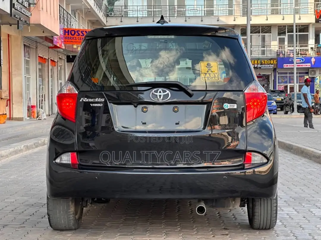 Toyota Ractis 2014 Black