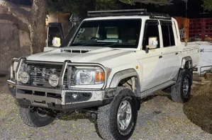 Toyota Land Cruiser 2018 White