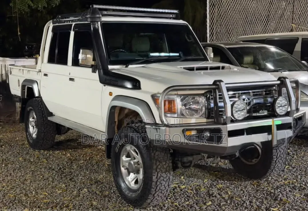 Toyota Land Cruiser 2018 White