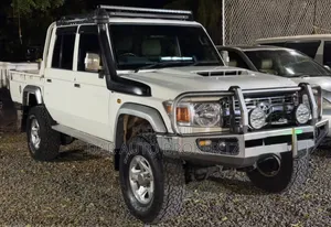 Toyota Land Cruiser 2018 White
