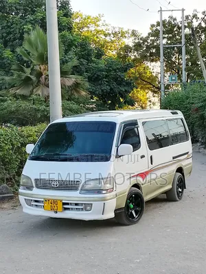 Toyota HiAce 2000 White