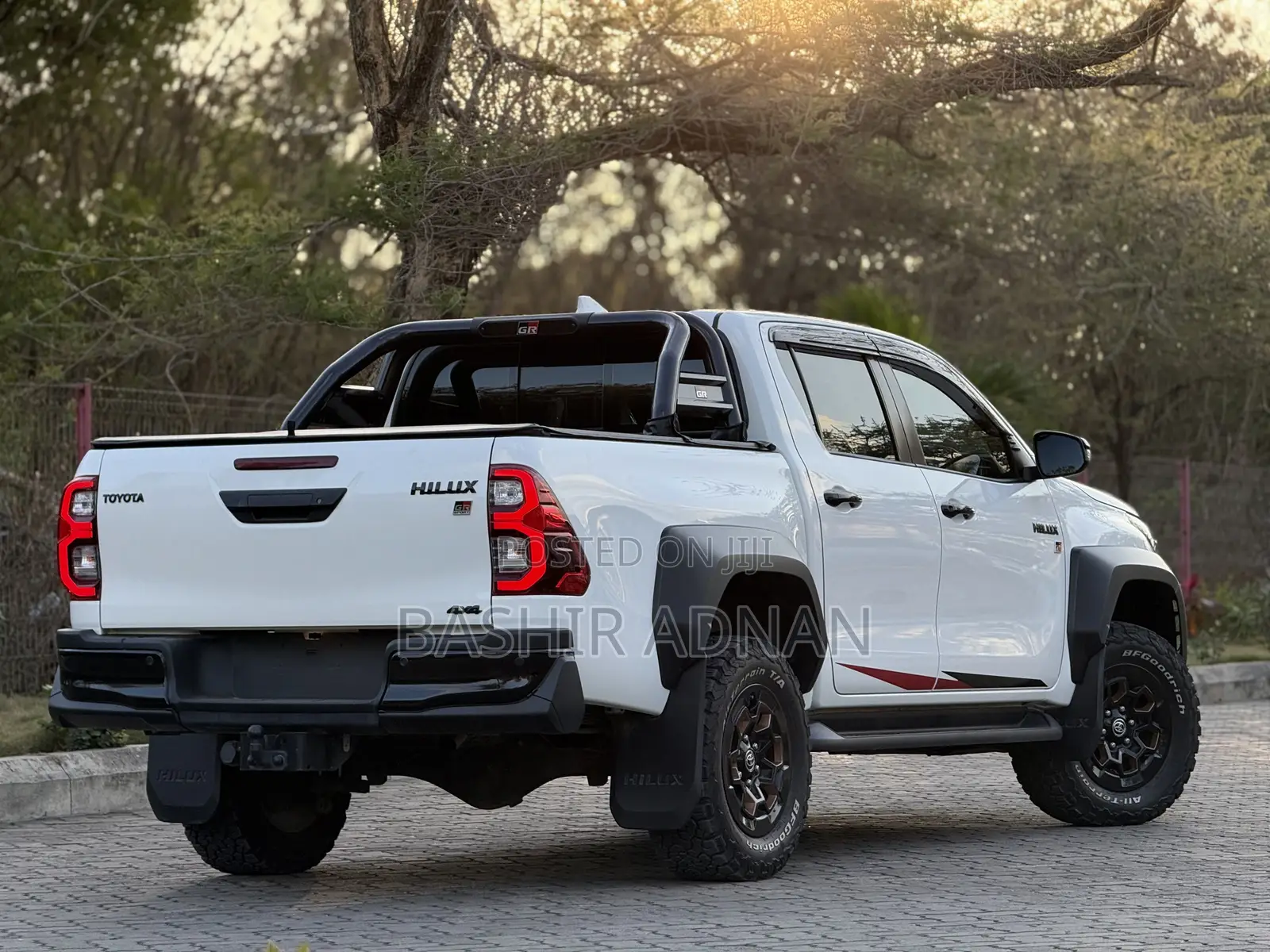Toyota Hilux 2025 White