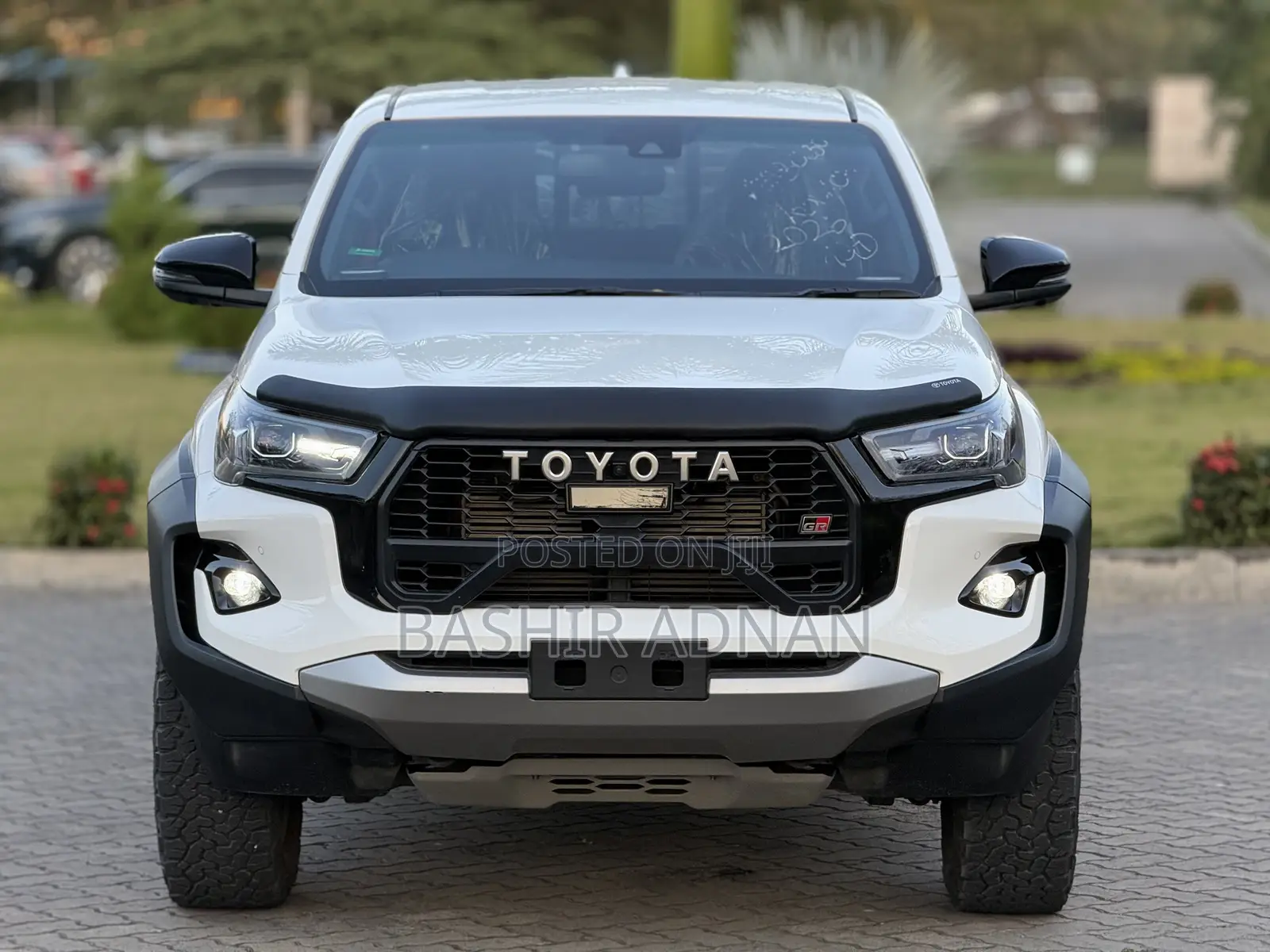 Toyota Hilux 2025 White