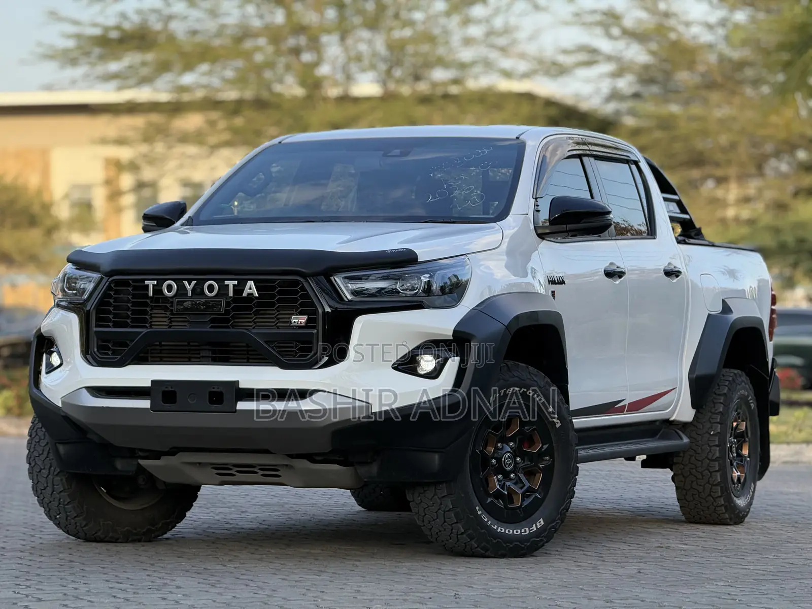 Toyota Hilux 2025 White