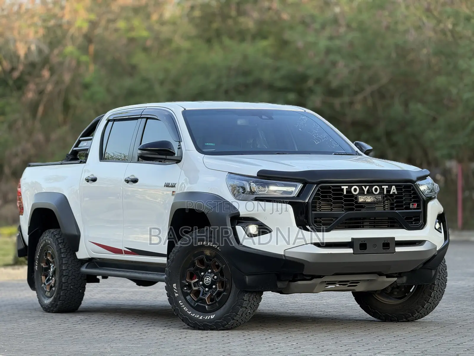 Toyota Hilux 2025 White