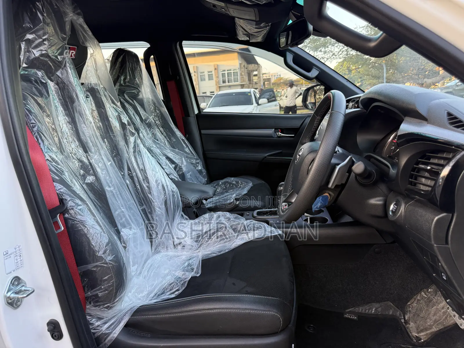 Toyota Hilux 2025 White