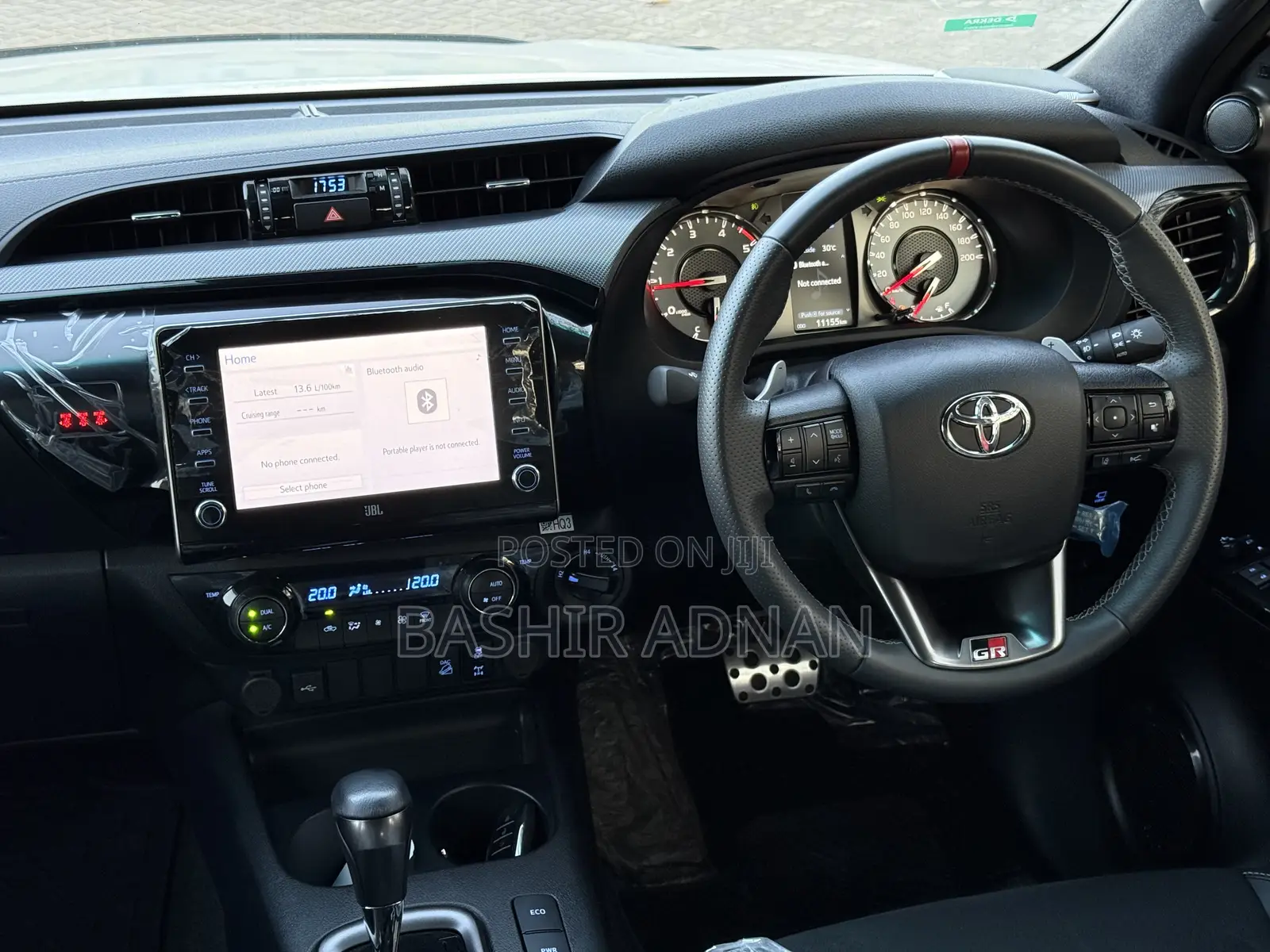 Toyota Hilux 2025 White
