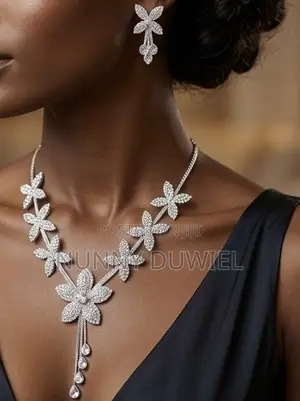 Elegant Silver Crystal Flower Cluster Necklace Set