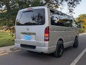 Toyota Quantum 2005 Silver