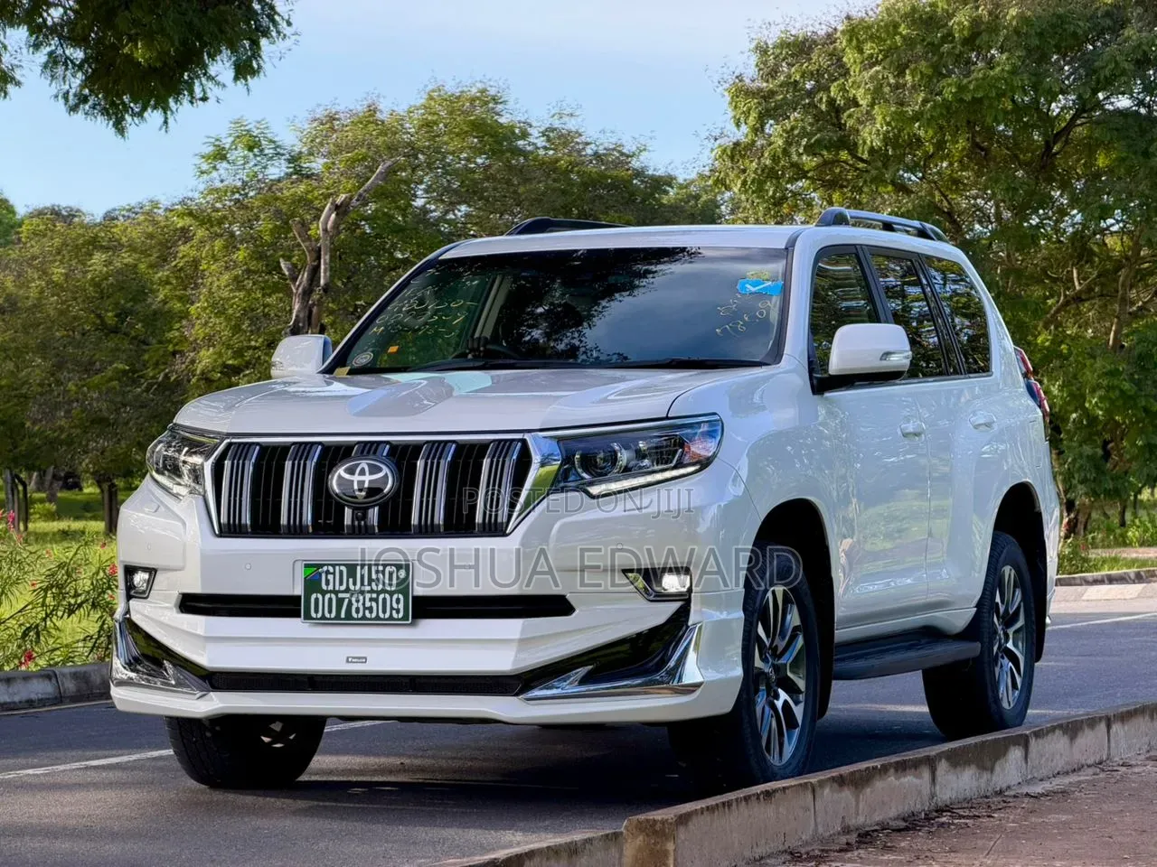 Toyota Land Cruiser 2022 White