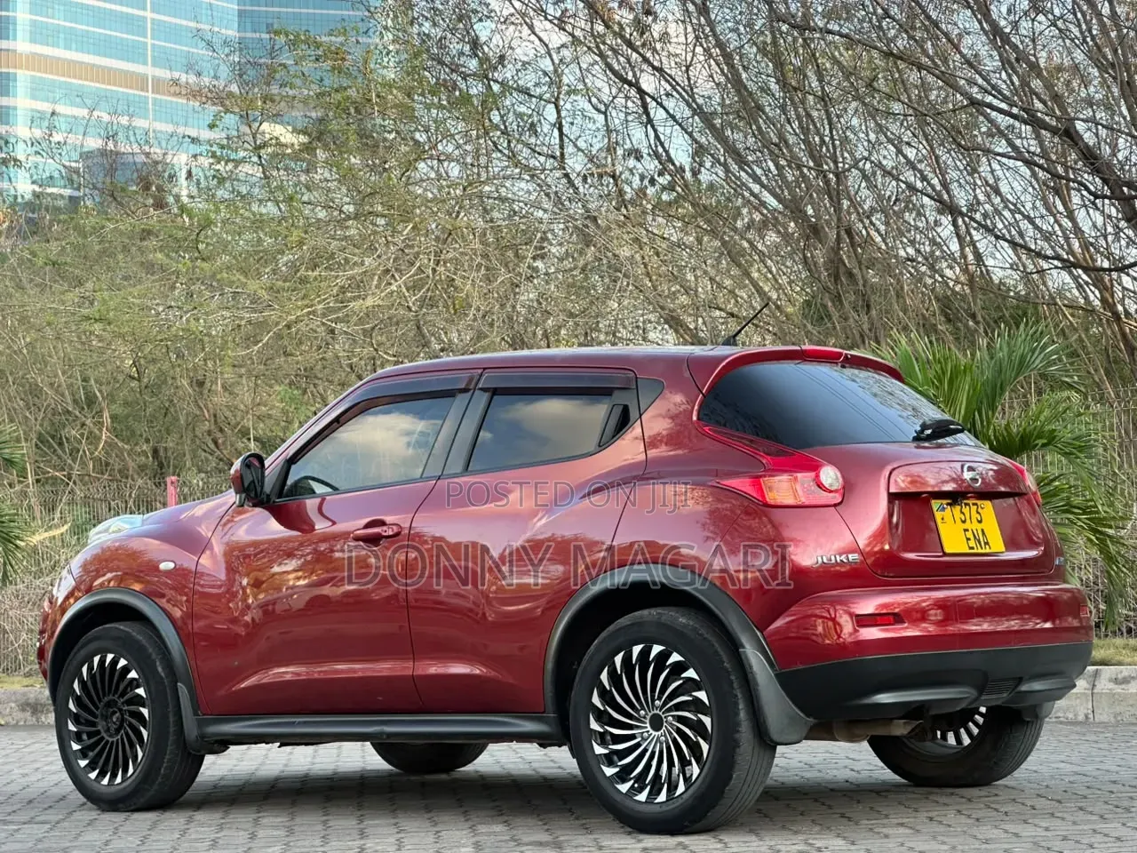 Nissan Juke 2011 Maroon