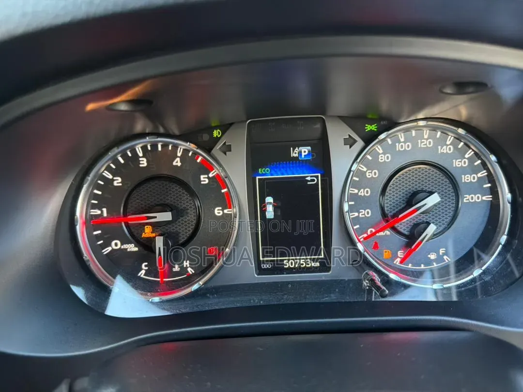 Toyota Hilux 2022 Black