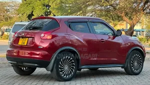 Nissan Juke 2011 Maroon