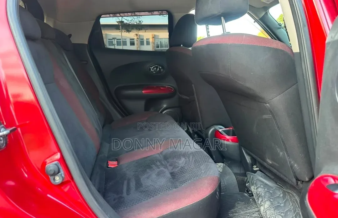 Nissan Juke 2011 Maroon