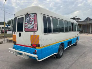 Mitsubishi Fuso Rosa 2000 White