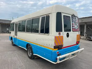 Mitsubishi Fuso Rosa 2000 White