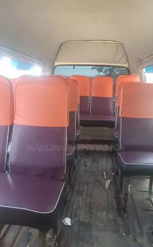 Toyota HiAce 2006 Beige