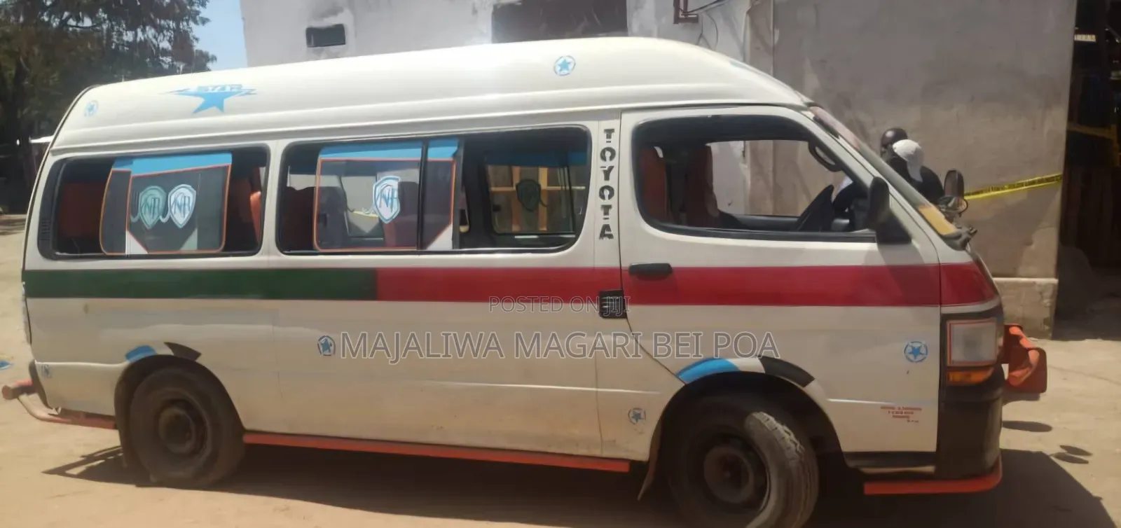 Toyota HiAce 2006 Beige