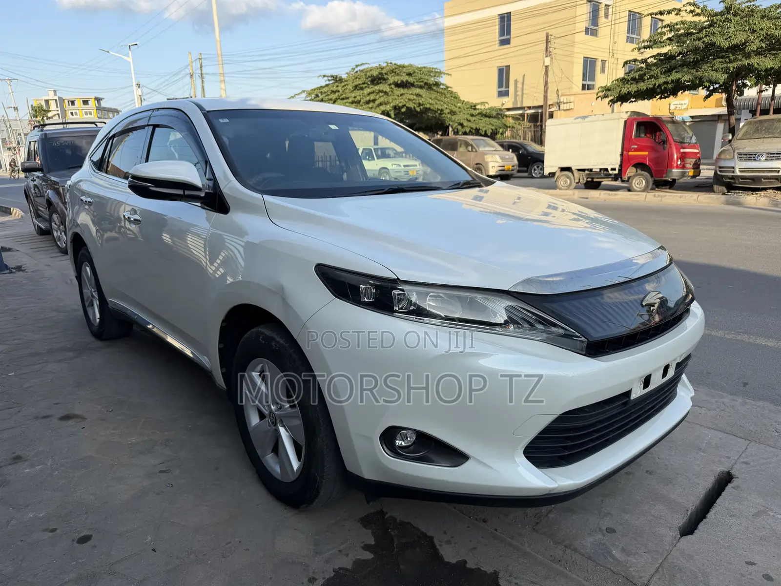 Toyota Harrier 2.0 2016 White