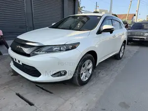 Toyota Harrier 2.0 2016 White