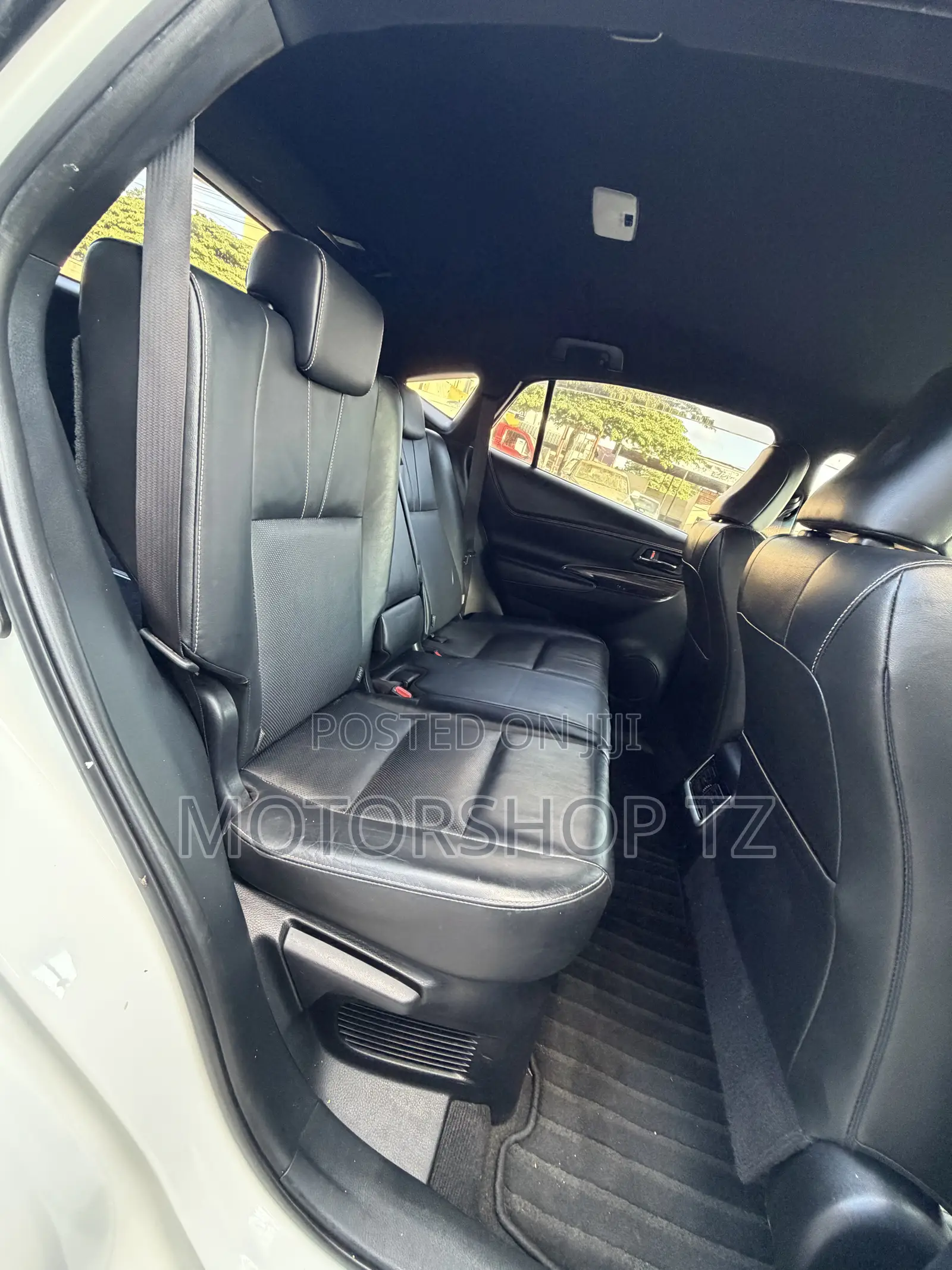 Toyota Harrier 2.0 2016 White