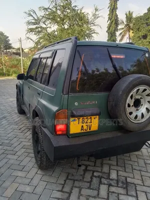 Suzuki Escudo 1998 Black