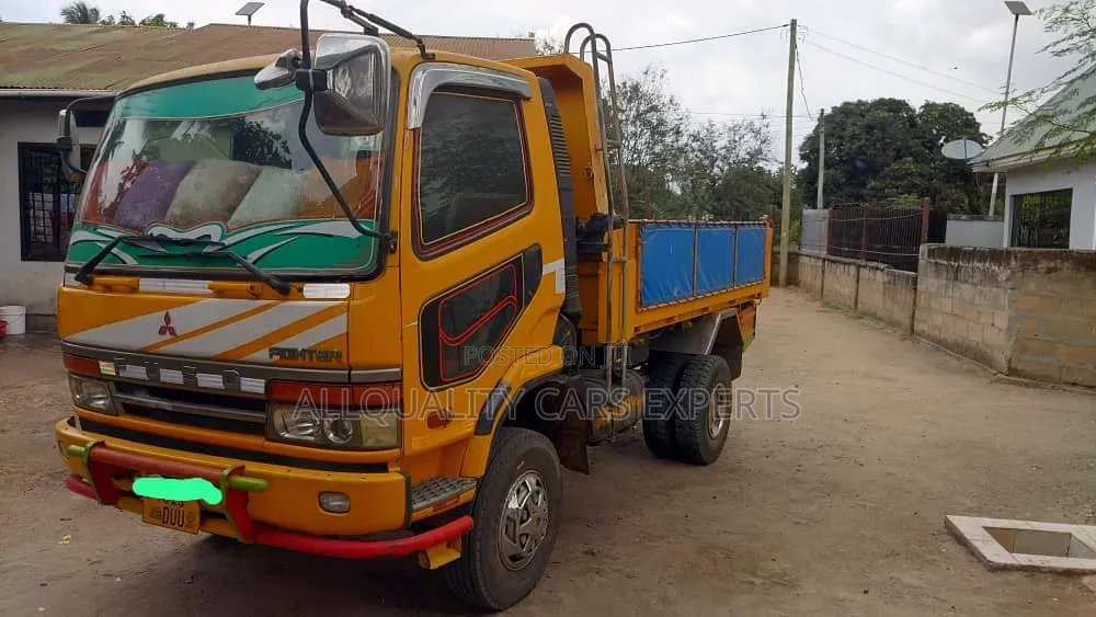 Fuso Tipper 6d17