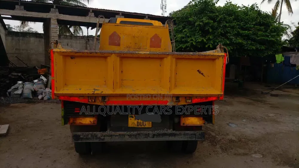 Fuso Tipper 6d17
