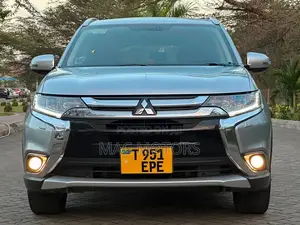 Mitsubishi Outlander 2015 Silver