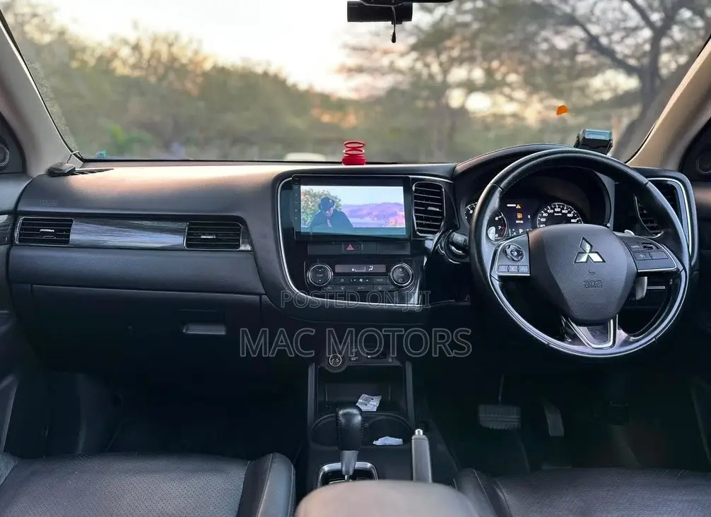 Mitsubishi Outlander 2015 Silver
