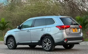 Mitsubishi Outlander 2015 Silver