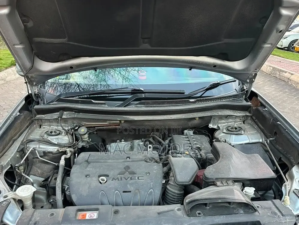 Mitsubishi Outlander 2015 Silver