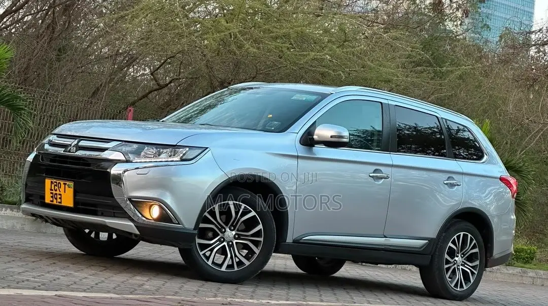 Mitsubishi Outlander 2015 Silver