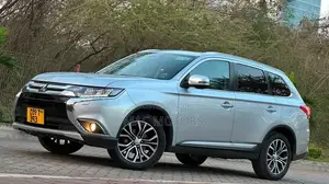 Mitsubishi Outlander 2015 Silver