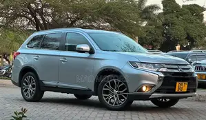 Mitsubishi Outlander 2015 Silver