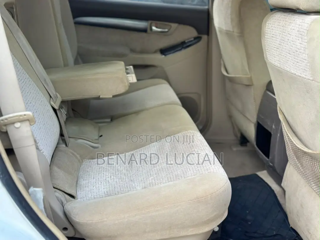 Toyota Land Cruiser Prado 2005 White