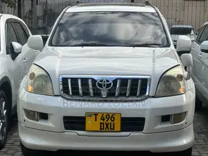 Toyota Land Cruiser Prado 2005 White