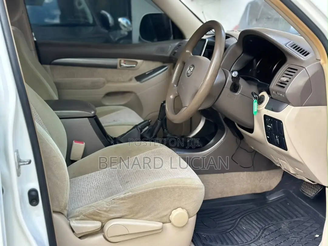 Toyota Land Cruiser Prado 2005 White