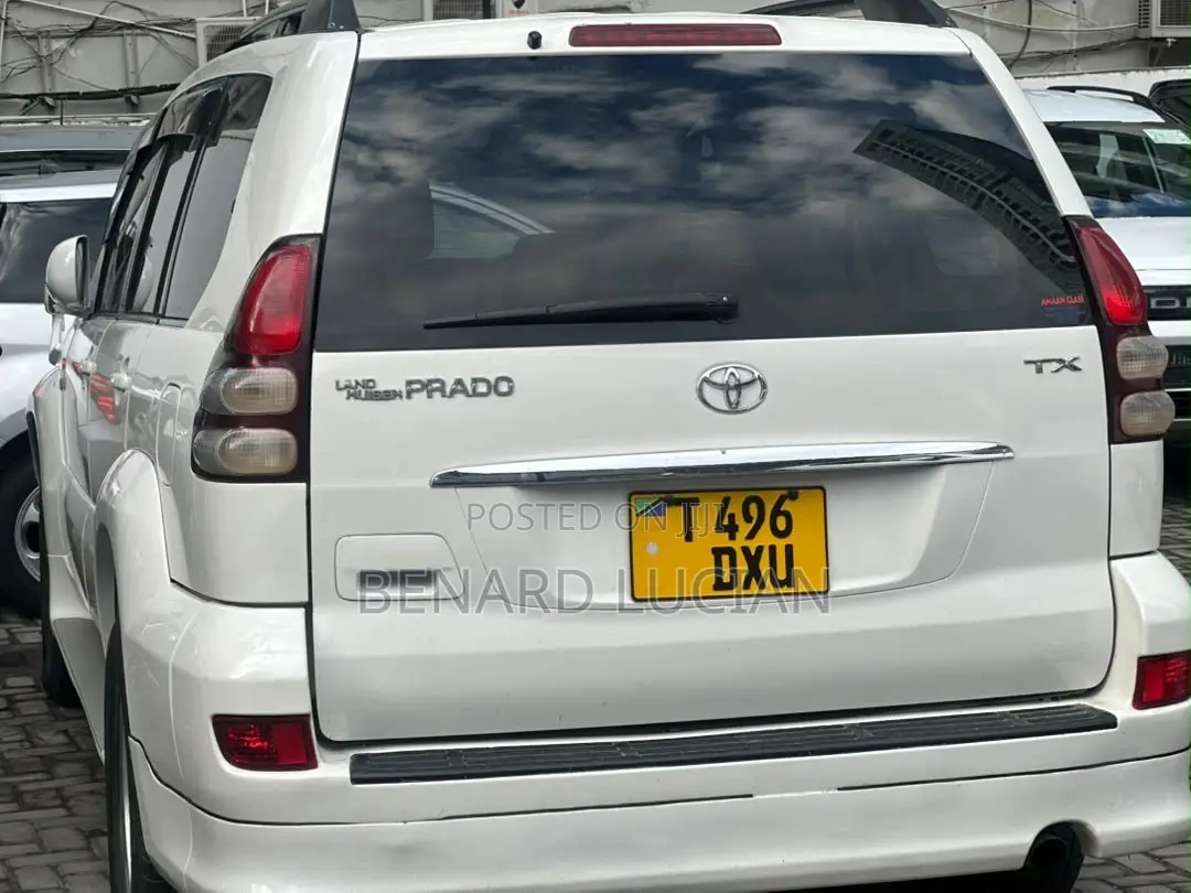 Toyota Land Cruiser Prado 2005 White